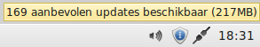 Het blauwe i-tje in het schildje geeft aan dat er updates beschikbaar zijn.